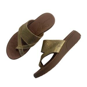 Baretraps Brett Slide Metallic Gold Sandals Flip Flops 8.5 M Wedge Heel Comfort